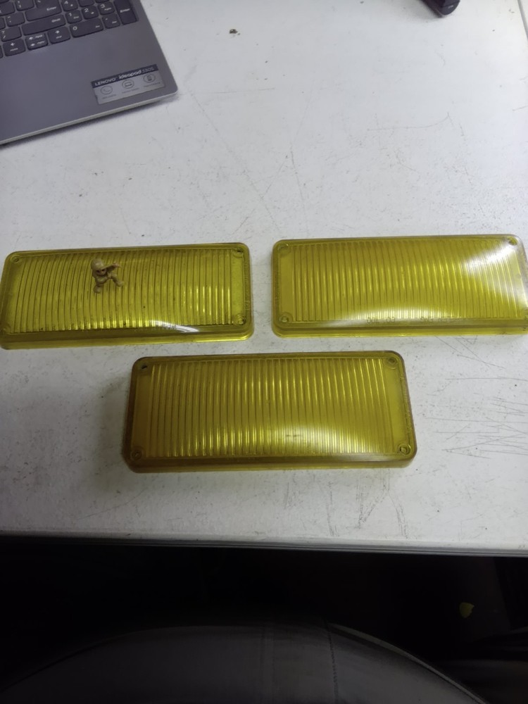 Whelen Eng. CO. 700 Series Yellow