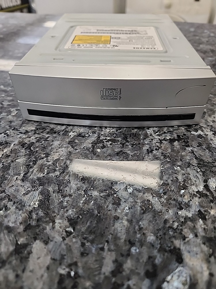 Samsung SW-240 CD-Rewritable Drive