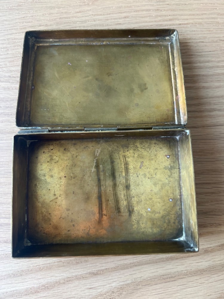 BEAUTIFUL ANTIQUE BRASS ENGRAVED CIGARETTE BOX
