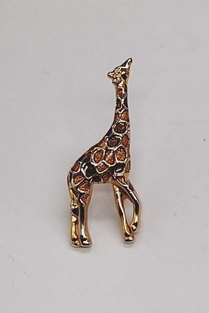 Giraffe Figure Small Tack Pin