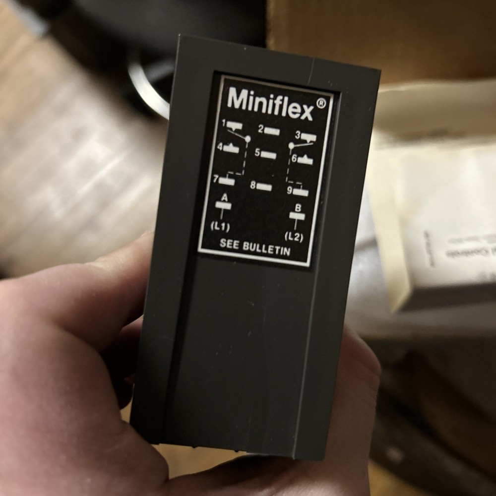 NOS Eagle Signals DZ100A3 Miniflex Solid State Counter