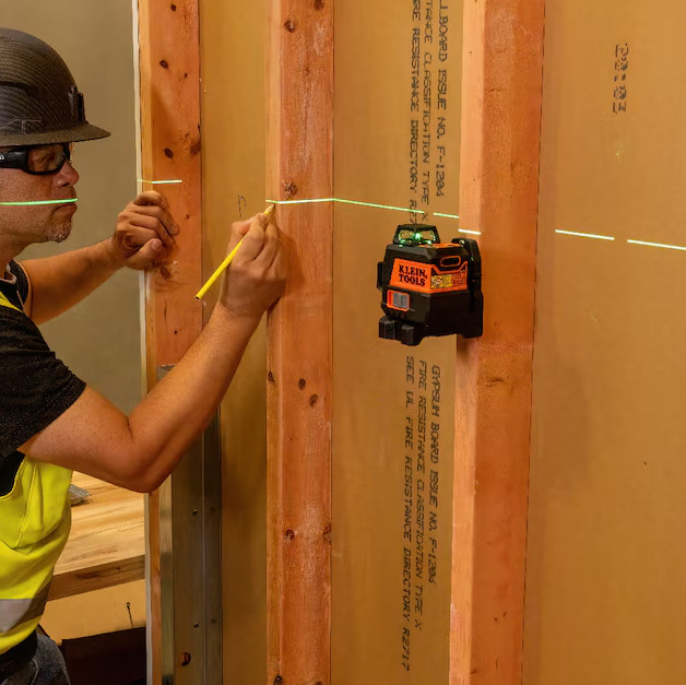 Klein Tools Compact Green Laser Level – Self-Leveling Planar Laser Tool