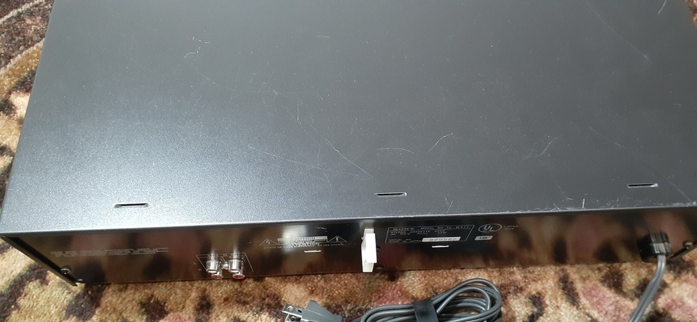 Sony TC-W411 Cassette Deck Powers On