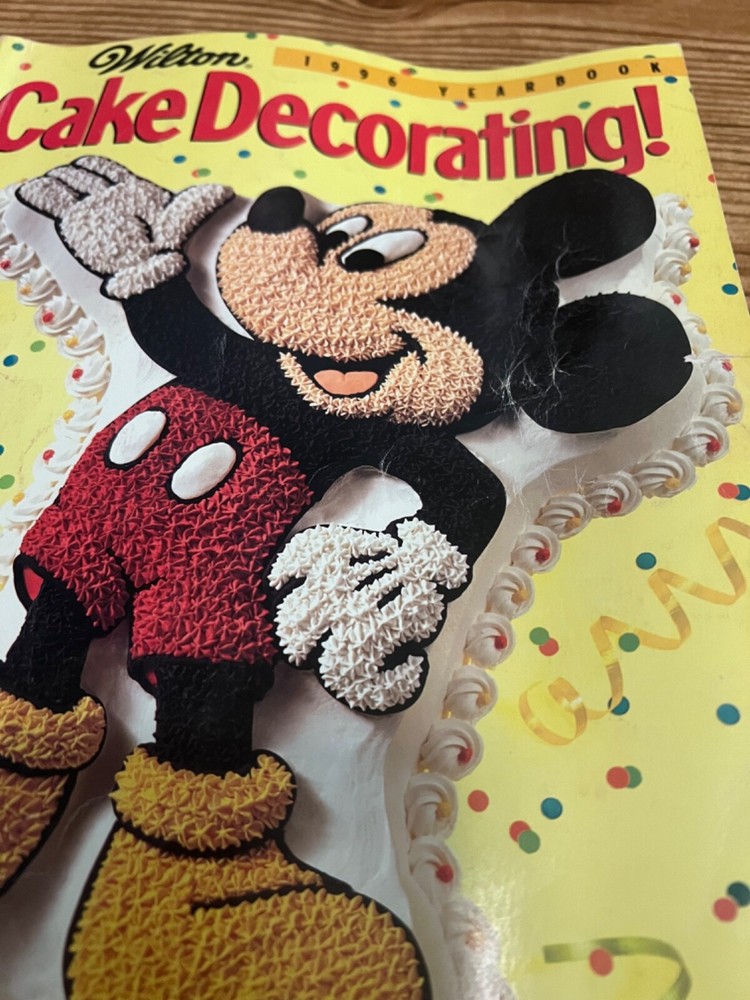 Wilton Cake Decorating Yearbook 1996 and Pattern Book 1996
