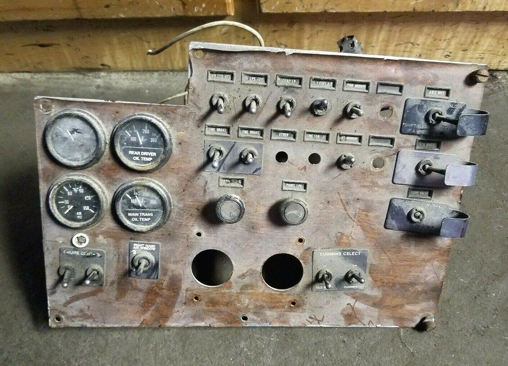 FREIGHTLINER COLUMBIA CENTURY CLUSTER DASH PANEL