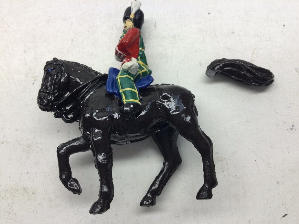 4) Lead Gordon Highlander Figures On Horseback