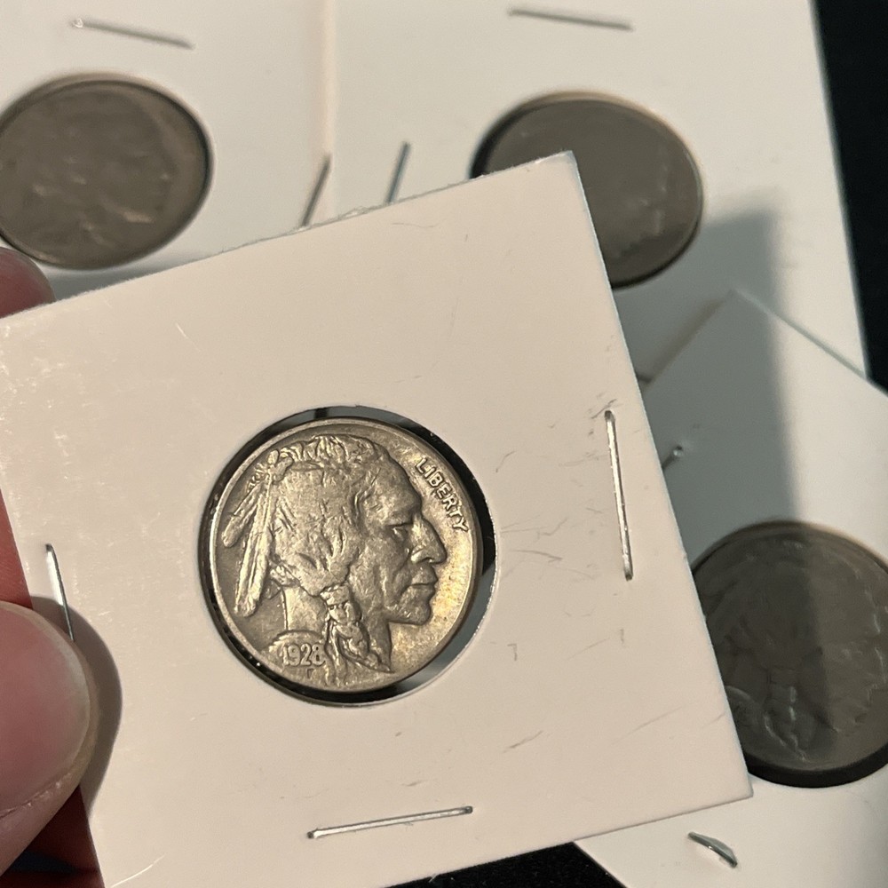 1928 P Buffalo Nickel average VF / XF Quantity 1 Random