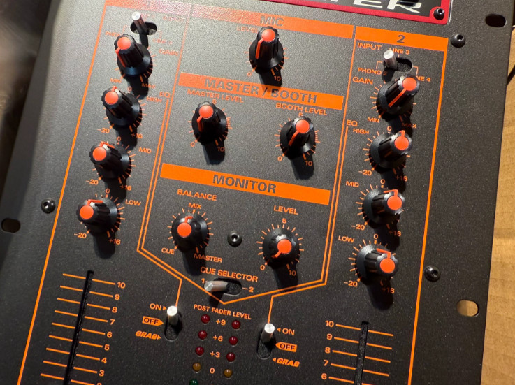 1pcs Roland DJ-1000 mixing console