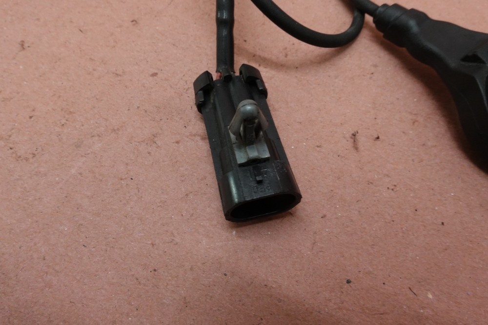 2007-2011 Harley Davidson FLHTCU Electra Glide Ultra WHEEL ABS BRAKE SENSOR