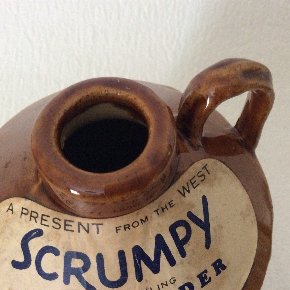 Scrumpy Devon Cider flagon - Stoneware - Wicker basket - 725ml/24.5fl oz
