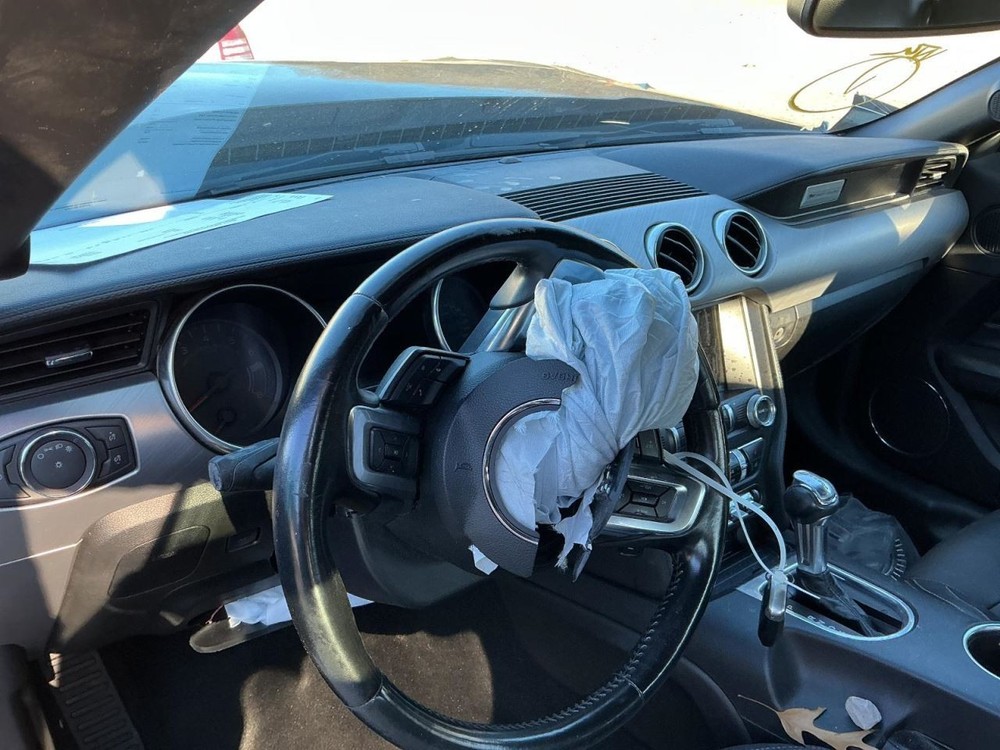 MUSTANG 2019 Glove Box 4926328