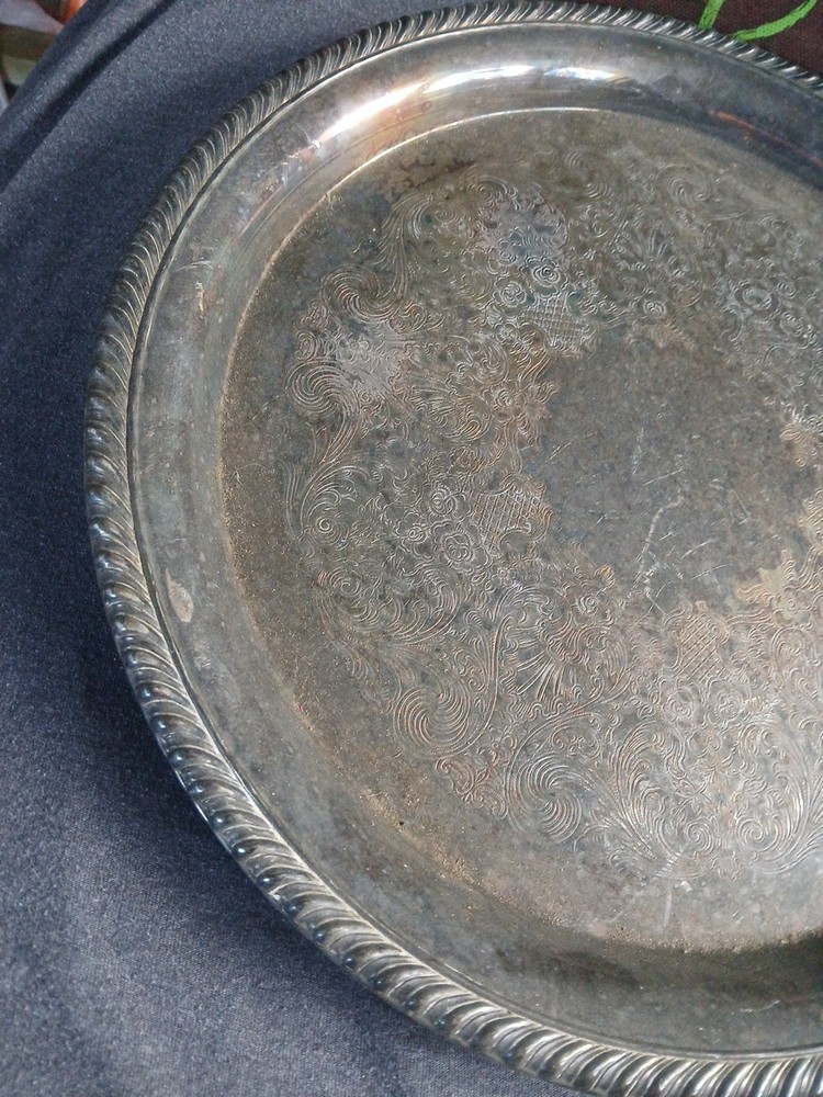 WM Rogers Silverplate Round Serving Tray Style 871