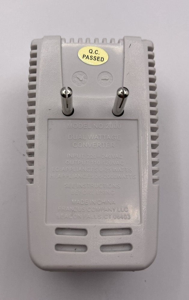 Travel Smart Outlet Converter Set With Case