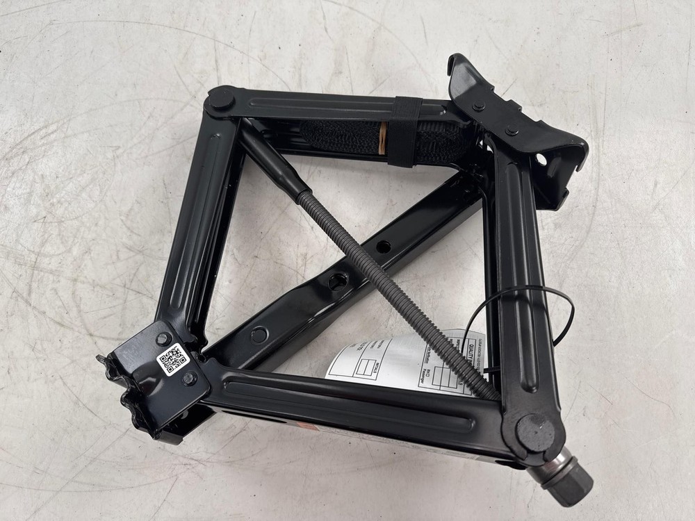 2025 Ford Explorer 2.3L Floor Jack OEM