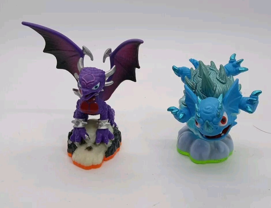Set Of 2 Skylanders Figures Warnado And Cynder