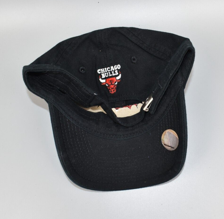 Chicago Bulls Basketball Vintage Adjustable Strapback Cap Hat