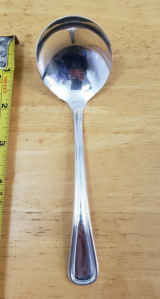 VINTAGE ONEIDA LTD SIMPLE NICE SILVERPLATED SAUCE LADLE