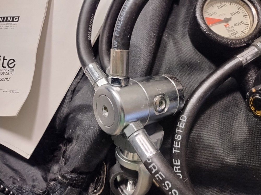 Dive Rite RG1200 Octopus Regulator System w/ Meter and Case **EUC