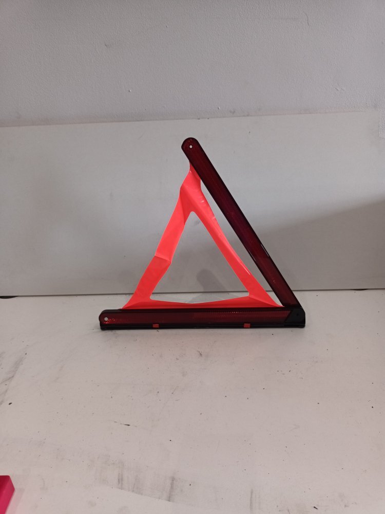 Audi A3 Se Technik Mpi 2004-2013 HAZARD WARNING TRIANGLE