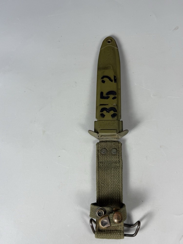 Cold War Era US M7 Knife With Rack Marks 93