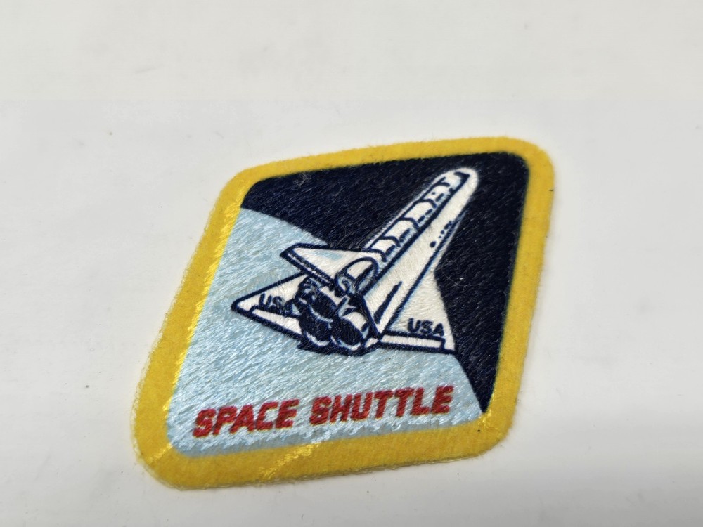 vintage 1982 Avon Space Shuttle novelty ring and patch