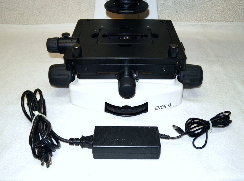LIFE TECHNOLOGIES EVOS XL IMAGING SYSTEM MICROSCOPE WITH 10x, 40x & 100x