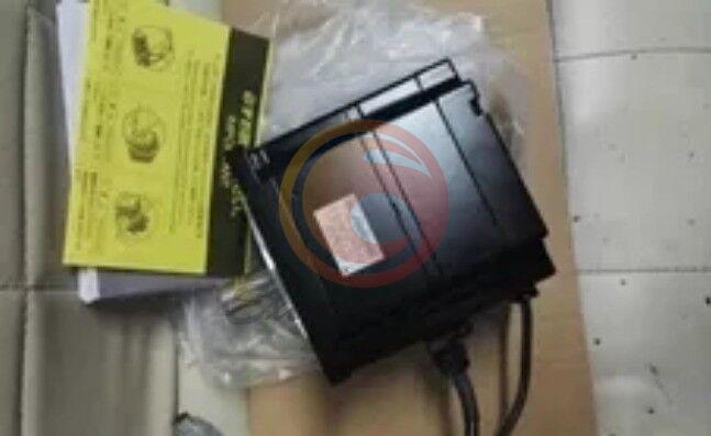 ONE NEW YASKAWA SGMPH-02AAA61 servo motor