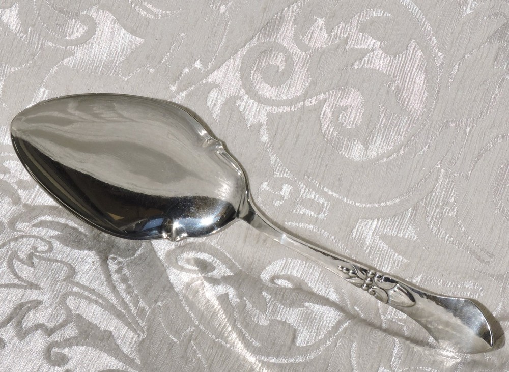 Danish Silver Arts & Crafts Pie Server, 1924 Paletta da dolce argento danese