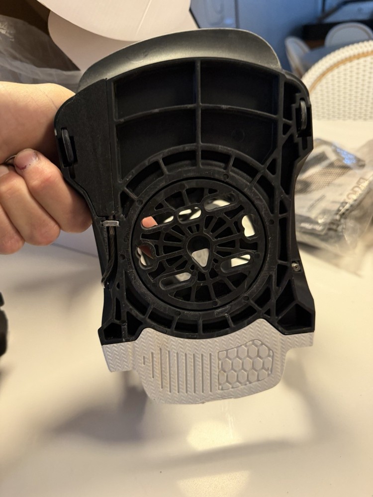 Flow Medium Snowboard Bindings Black/White Ankle Buckles 4x4 Mount