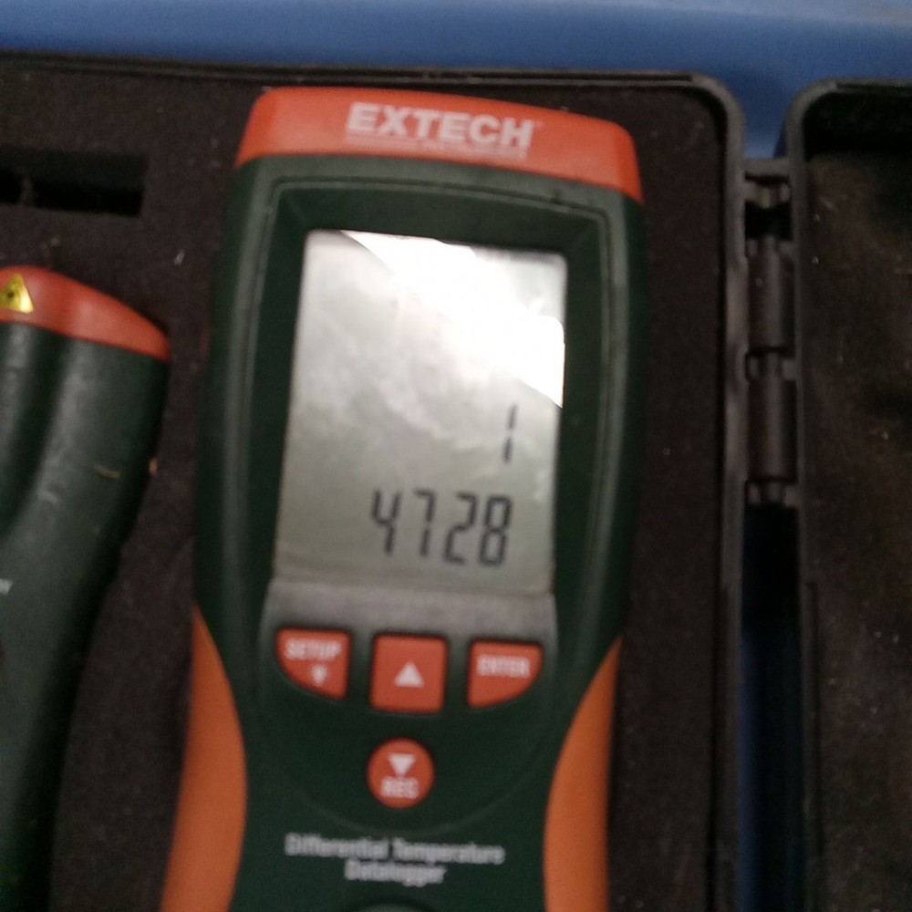 extech instruments hd200 Differential temperature data logger Needs Cleaned