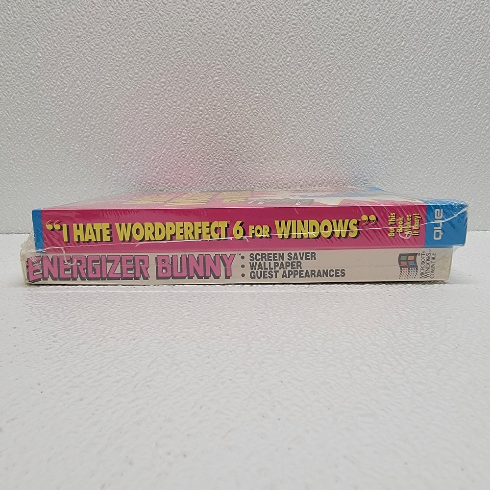 Vintage Windows Energizer Bunny Screensaver Software & Hate Wordperfect 6 Book