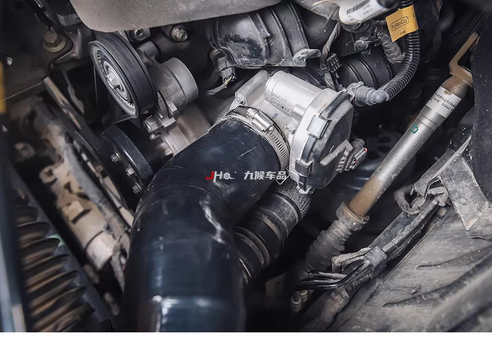 Performance Boost Charge Pipe Silicone For Ford Explorer 2020+ 2.3L Thickened