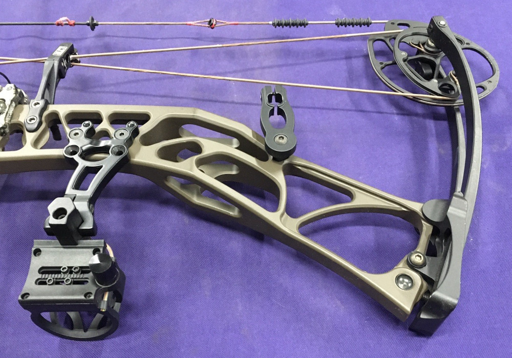 Elite Archery Ritual 30 Compound Bow Bundle w/ Plano Pillarlock Hardcase