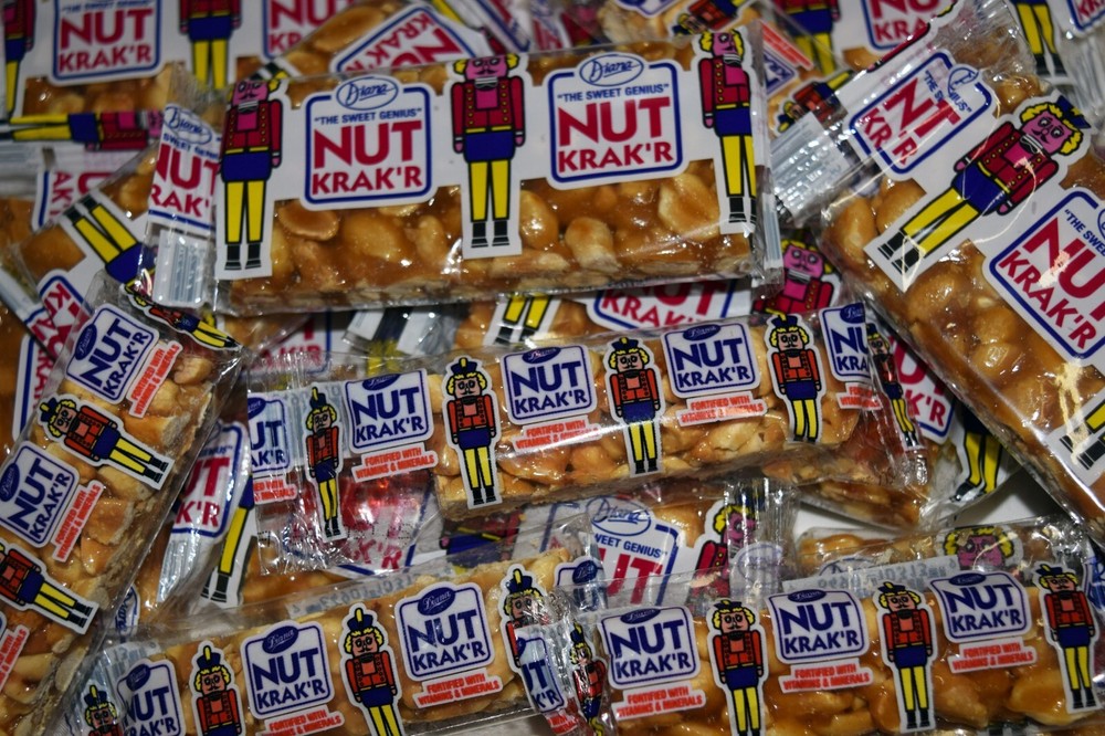 4-Pack Diana Wider Square Nut Krak'r Candy