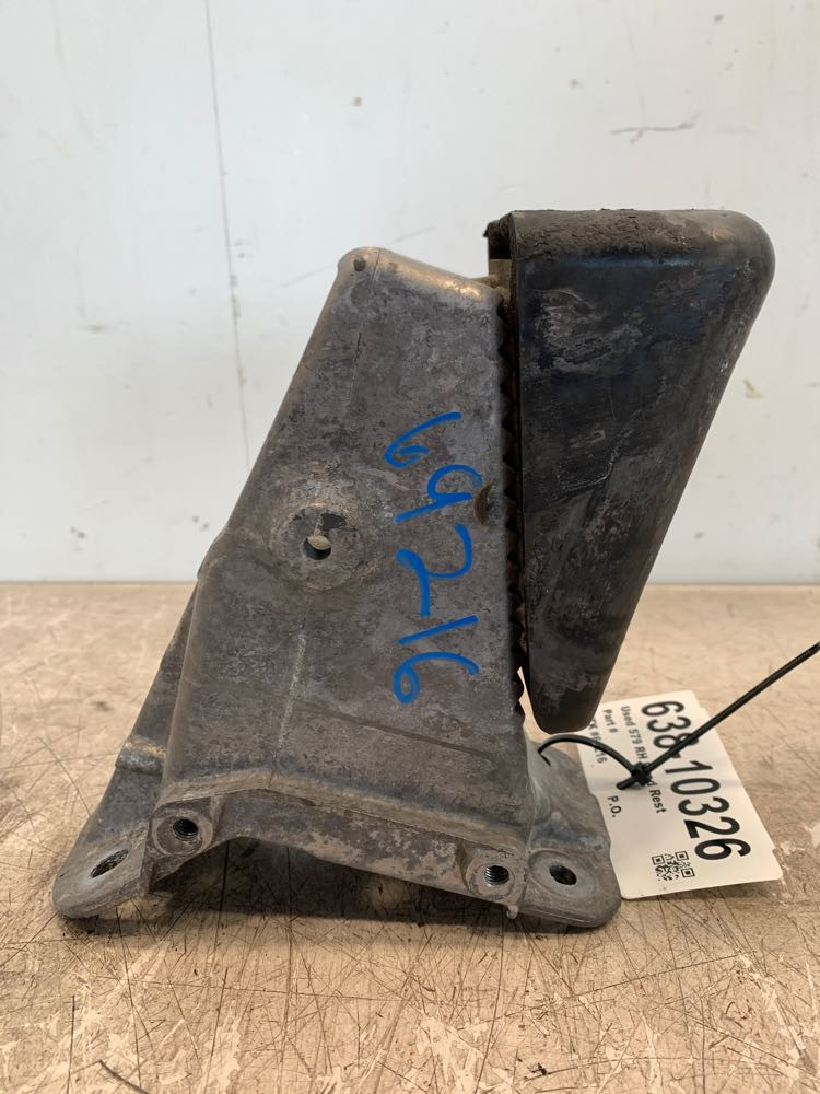 2015 Peterbilt 579 Hood Rest (638-10326)