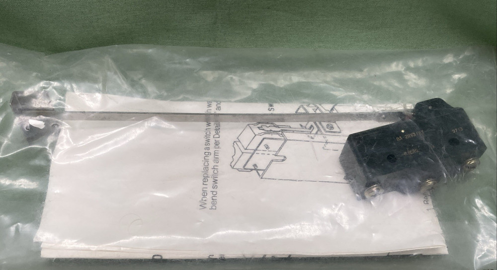 NEW GENUINE MANITOWOC 624641-9 SWITCH ASSEMBLY