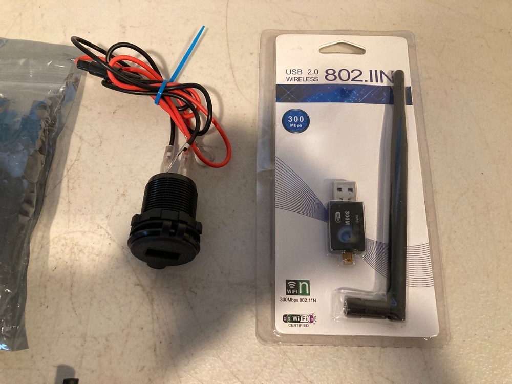 Solar Panel MC4 Connectors Fuse Holder USB Socket 30A WiFi Adapter Kit Set