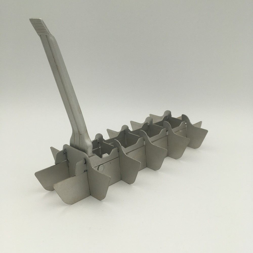 Vintage 18 Cube Aluminum Kitchen Ice Cube Tray with T Handle