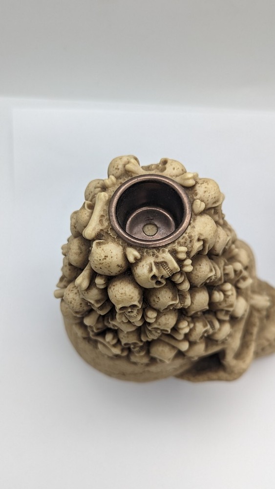 RETIRED BONE SUMMIT COLLECTION SKULL TOWER 97 WUI CANDLE HOLDER