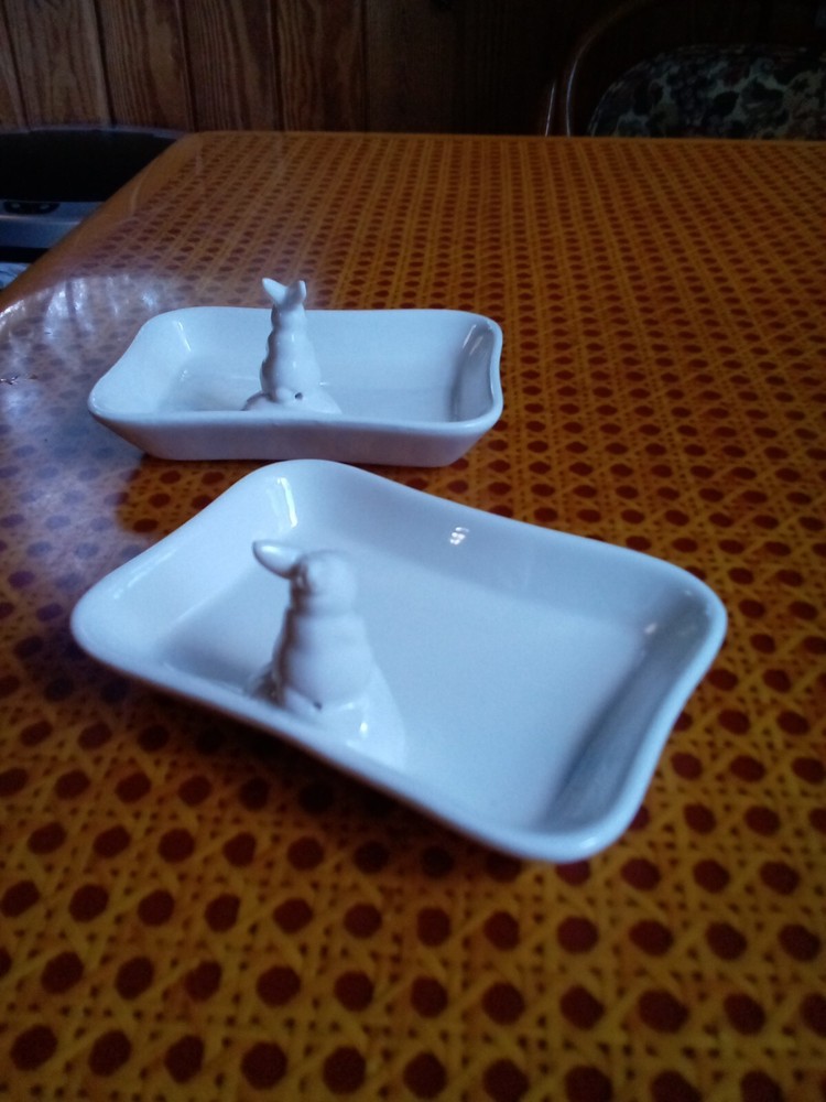 2 White Ceramic Soap Dish Bunny Rabbit Abbott CUTE! Pre-owned