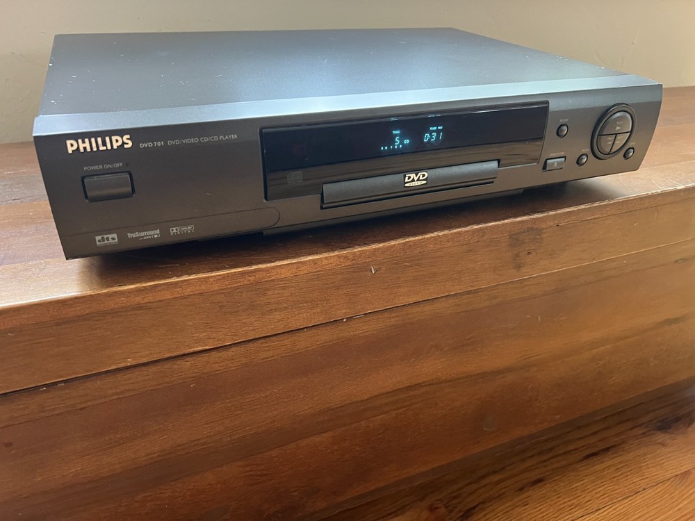 Philips DVD 701 CD/DVD Player