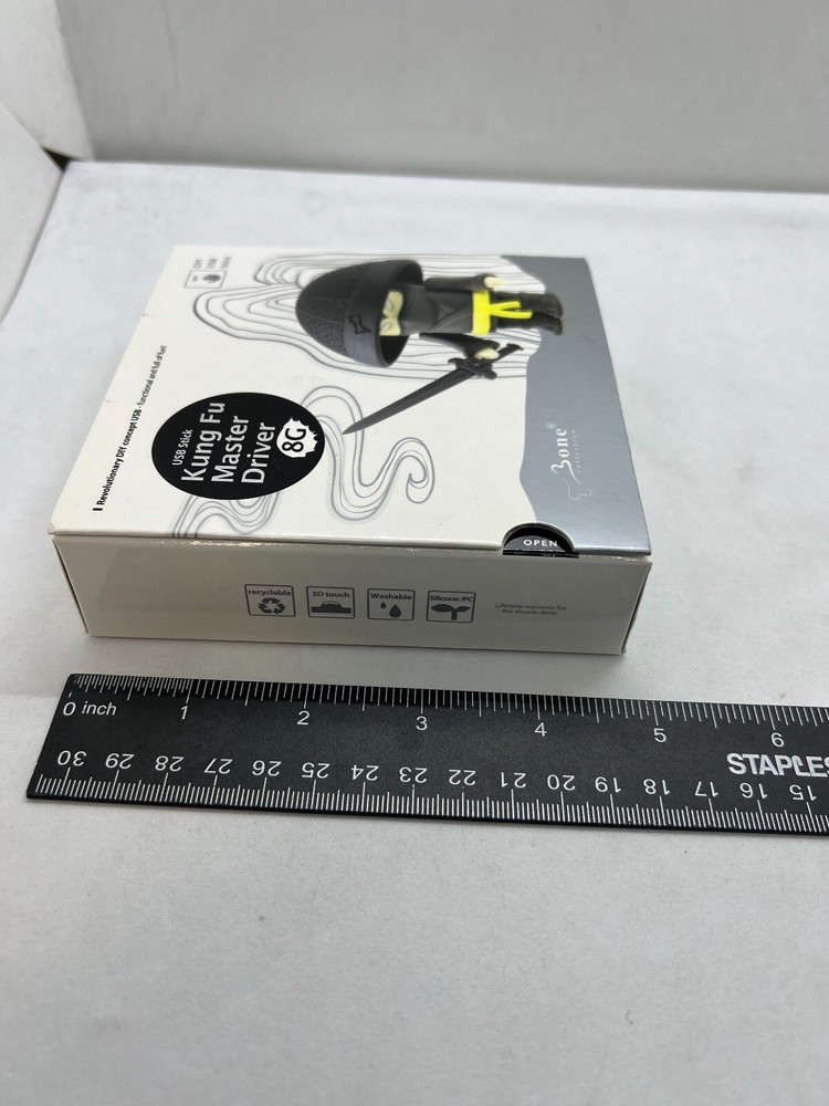 Bone Flash Memory USB Stick 8GB Kung Fu Master Driver DIY