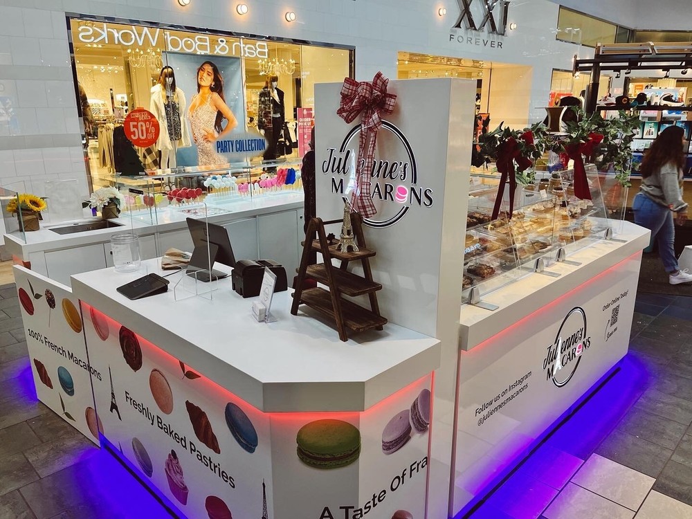 10 by 10 dessert Kiosk - highly functional - Under counter - Screen available -