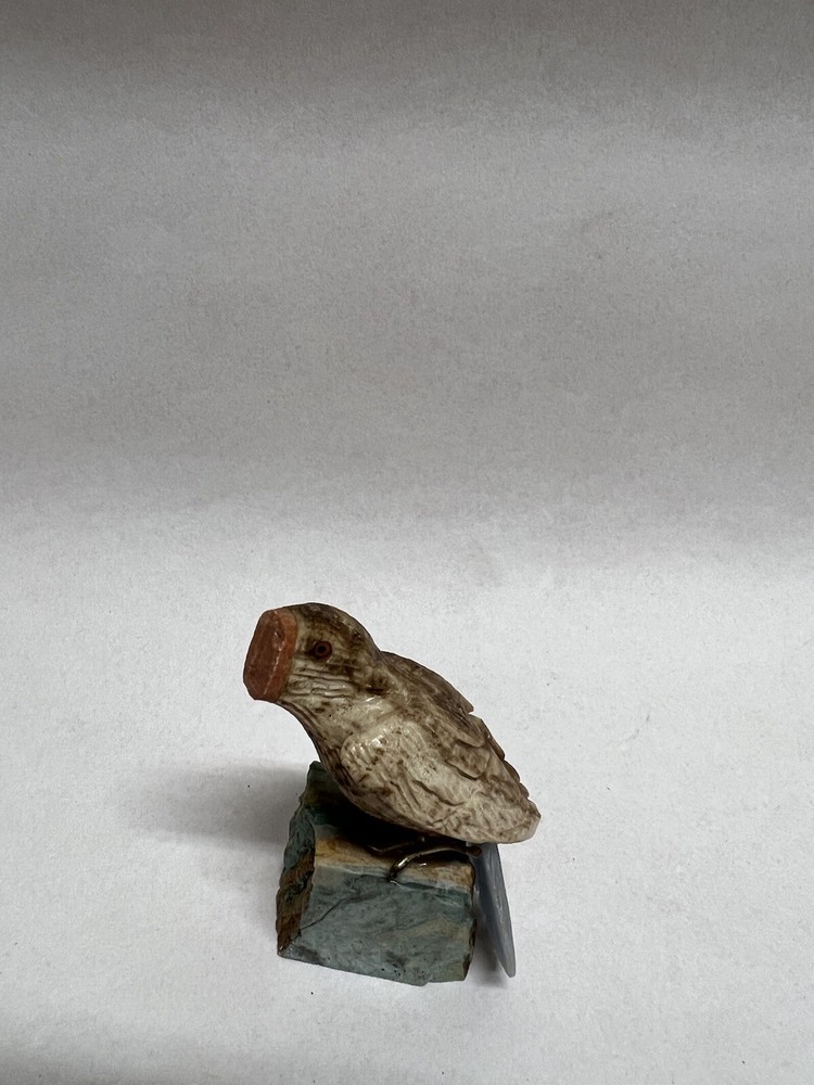 Vintage PARROT hardstone figure 2 1/2” tall
