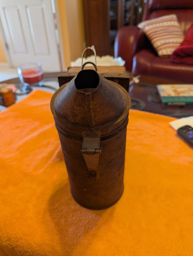 Bee keepers bellows kelleys smoke cloud