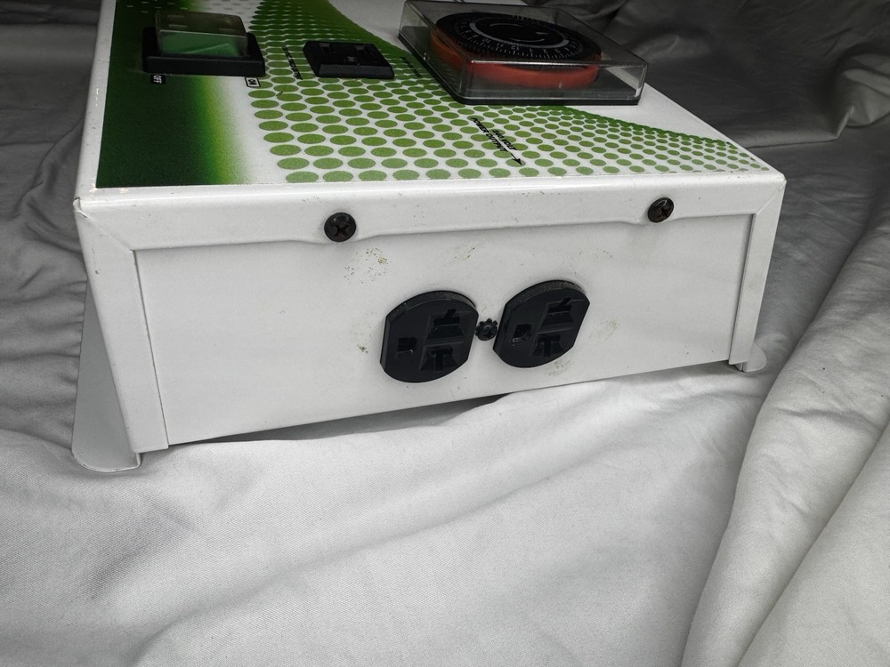 Titan Controls Helios 3 - 4 Light 240Volt Controller W/Timer