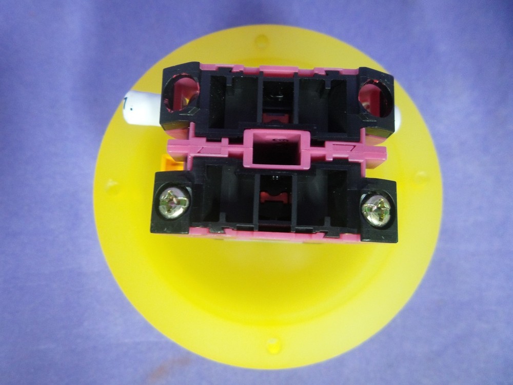 IDEC HW-CB02 PUSH BUTTON, USED