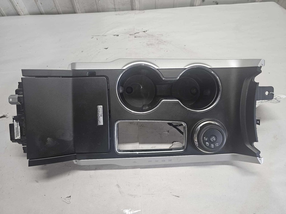 11 12 13 14 15 FORD EXPLORER Cup Holder