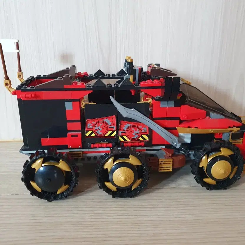 LEGO Ninjago 70750 Ninja Mobile Base Official