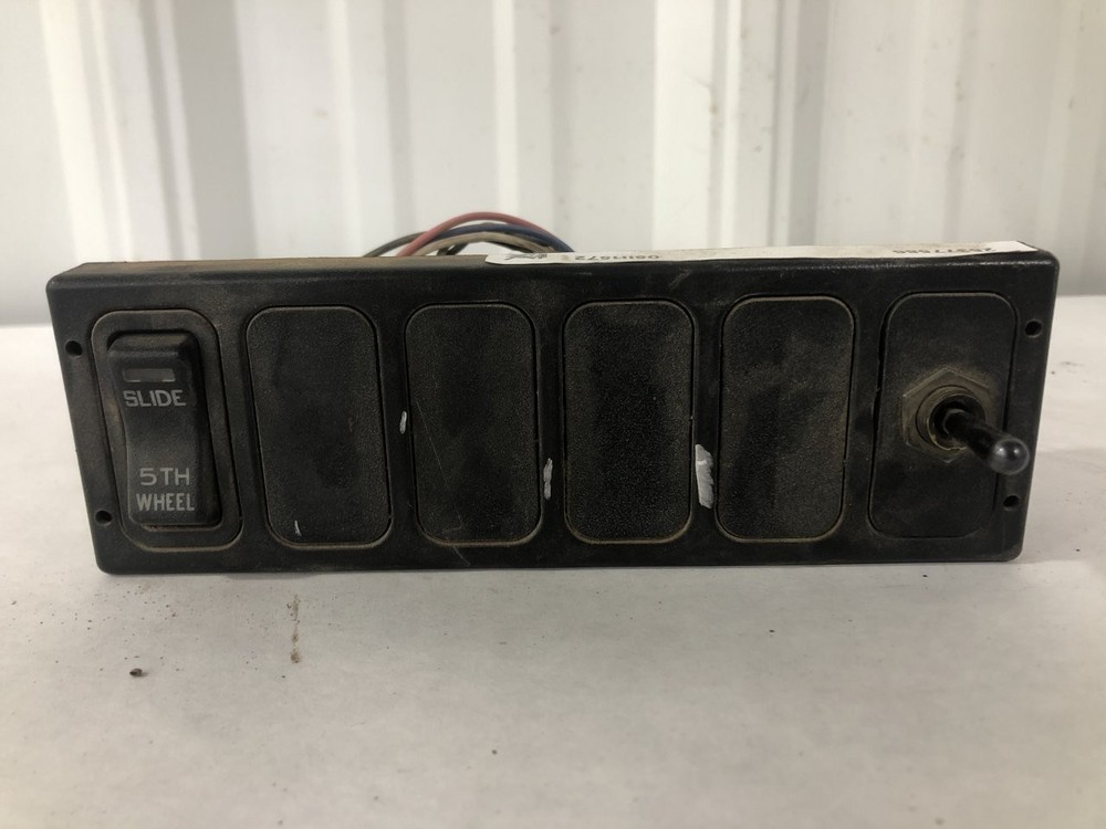 International 8600 SWITCH Dash Panel - Used